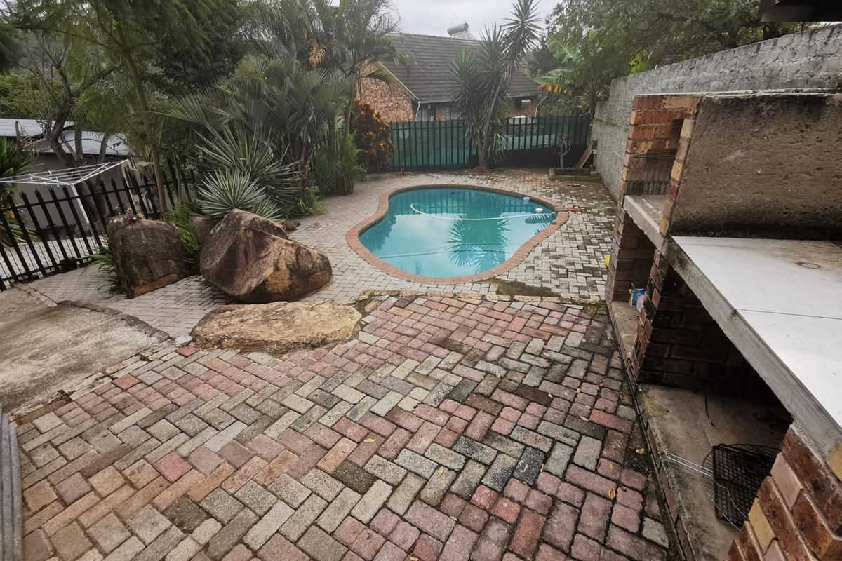 House with a view for sale - Photo 2