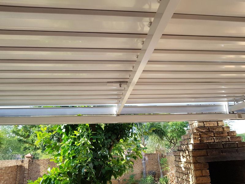 TWO BEDROO TOWNHOUSE AVAILABLE IN MAGALIESKRUIN : 1 SEPTEMBER 2026 - Photo 2
