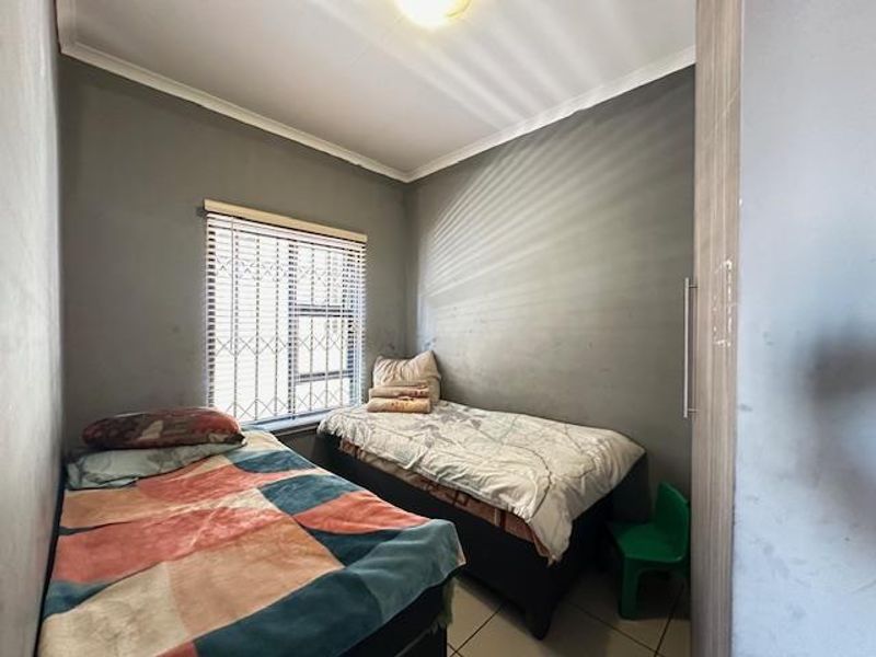 Modern 3-Bedroom Home for Sale in Heatherview, Akasia - Photo 8