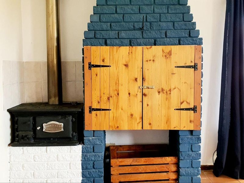 Spacious 1-Bed Apartment in Heldervue with Fireplace & Patio! - Photo 6