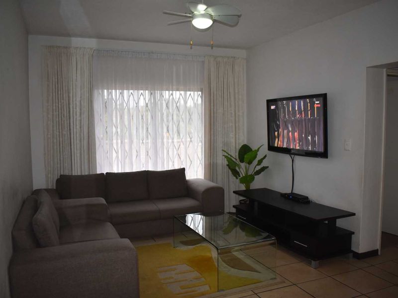 Well positioned apartment in sought ater complex! - Photo 8