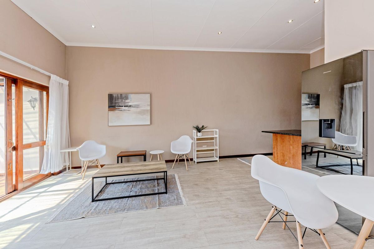 Enjoy Fresh Air And  Views From Your Balcony - No Transfer Costs - Photo 5