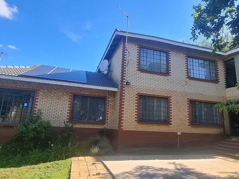 Spacious and versatile 5-bedroom family home. - Photo 7