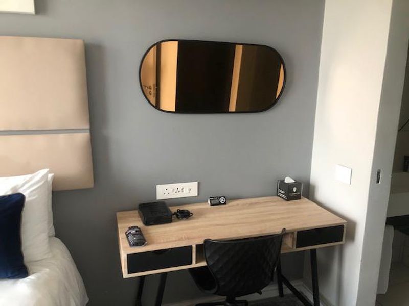 Upmarket 1 bed apartment in Sandton CBD - Photo 9