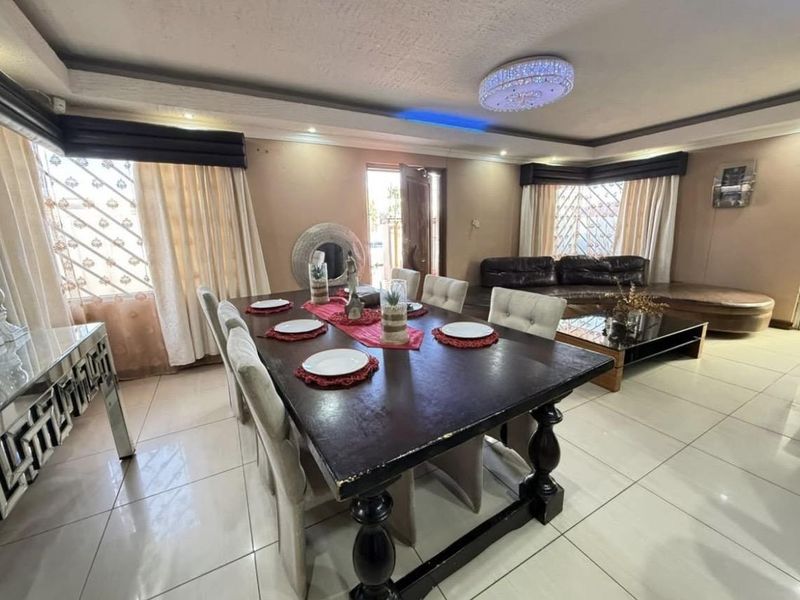 Double-Storey Family Home | Cimbebasia N$ 2,700,000 excluding costs - Photo 3