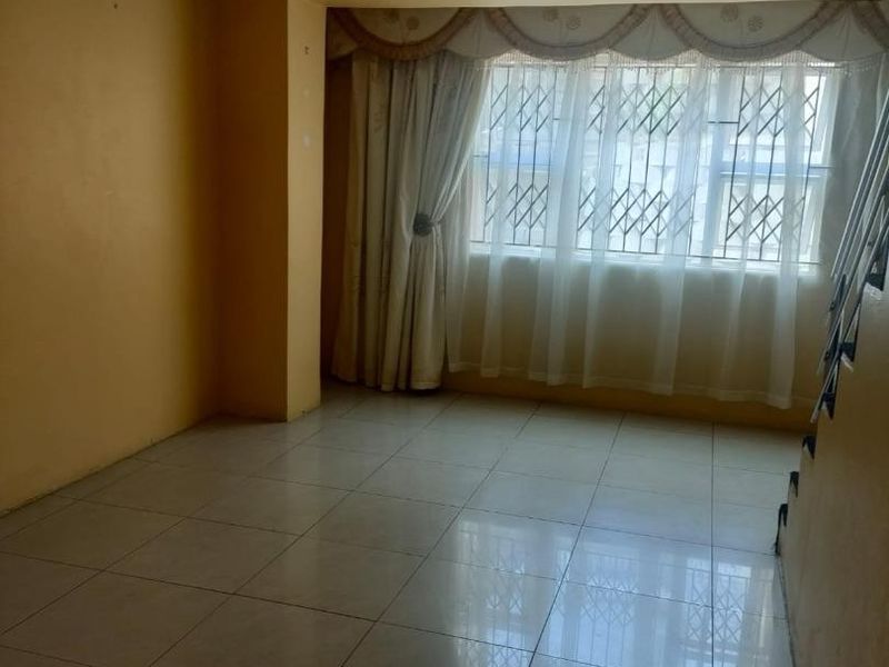 Cozy Moorton Home Secure Spacious and Ready for You - Photo 4