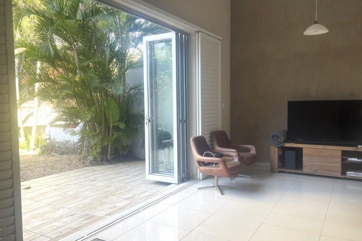 Beautifully Appointed, 3 Bedroom Garden Unit - Photo 5