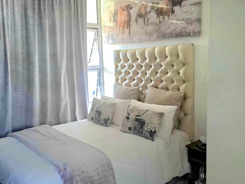 AIRBNB unrenovated 3rd floor bachelor apartment - Photo 5