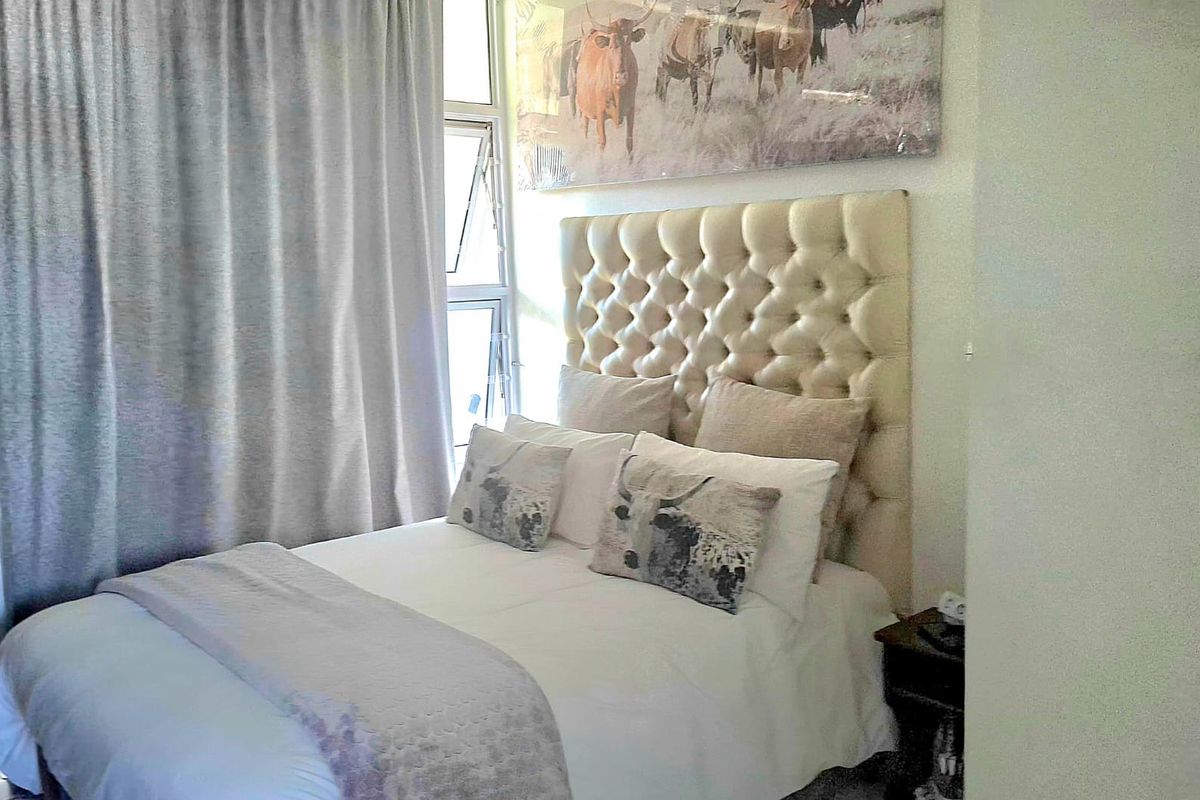 AIRBNB unrenovated 3rd floor bachelor apartment - Photo 5