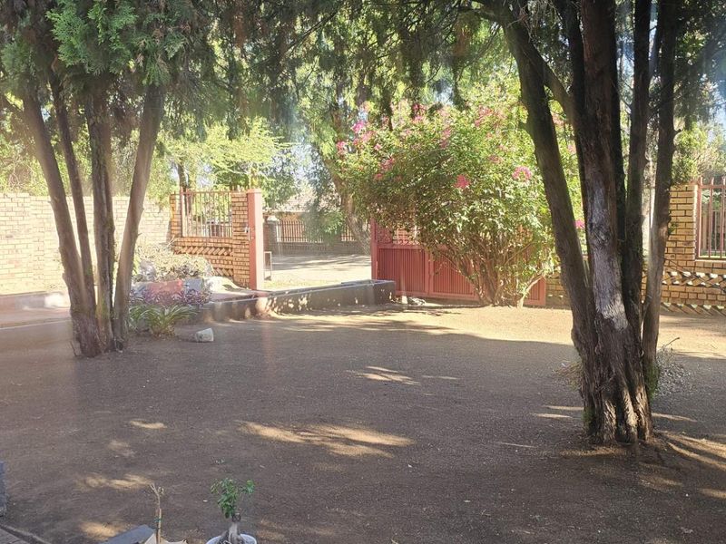 Stunning house for sale in Elandsrand - Photo 4