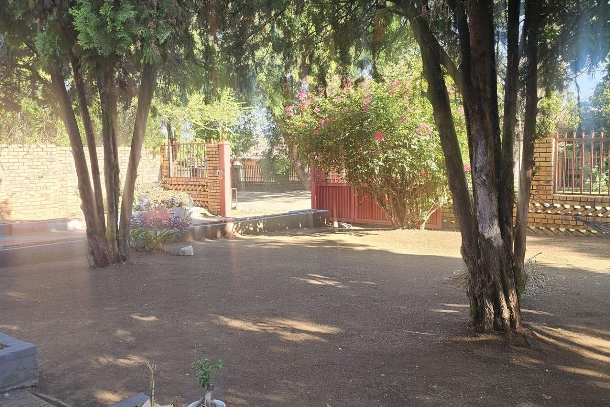 Stunning house for sale in Elandsrand - Photo 4