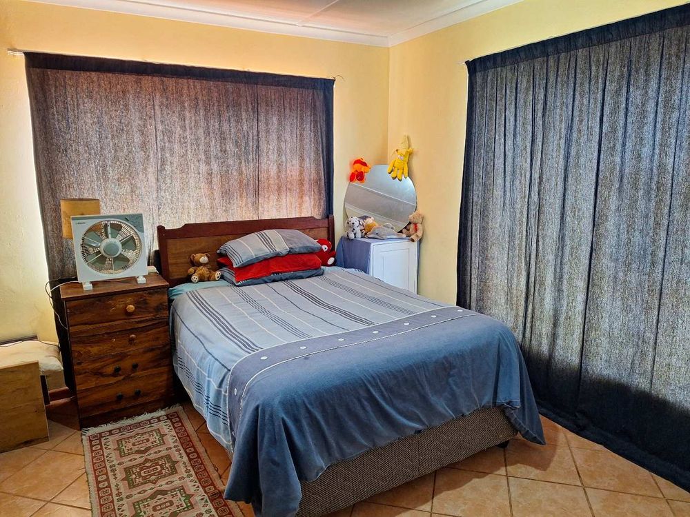 Bedroom 1 in main flat