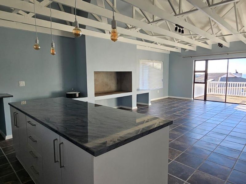 2 Bedroom Renovated Home for long term rental - Photo 7