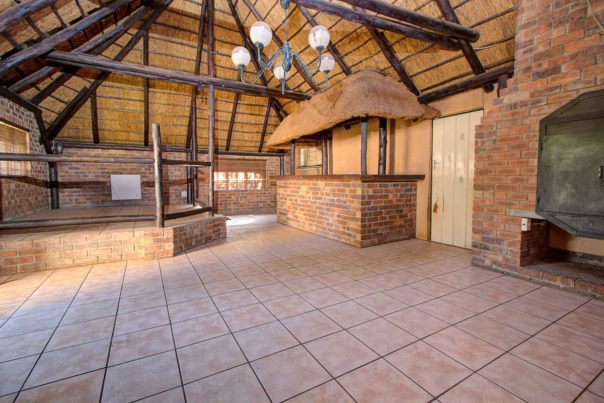 Space, Style, & Solar Savings: Your Dream Home Awaits! - Photo 2