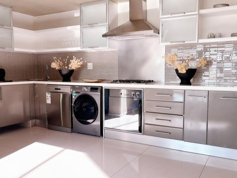 TO LET FURNISHED AVIS LOFT IN AVIS - Photo 3