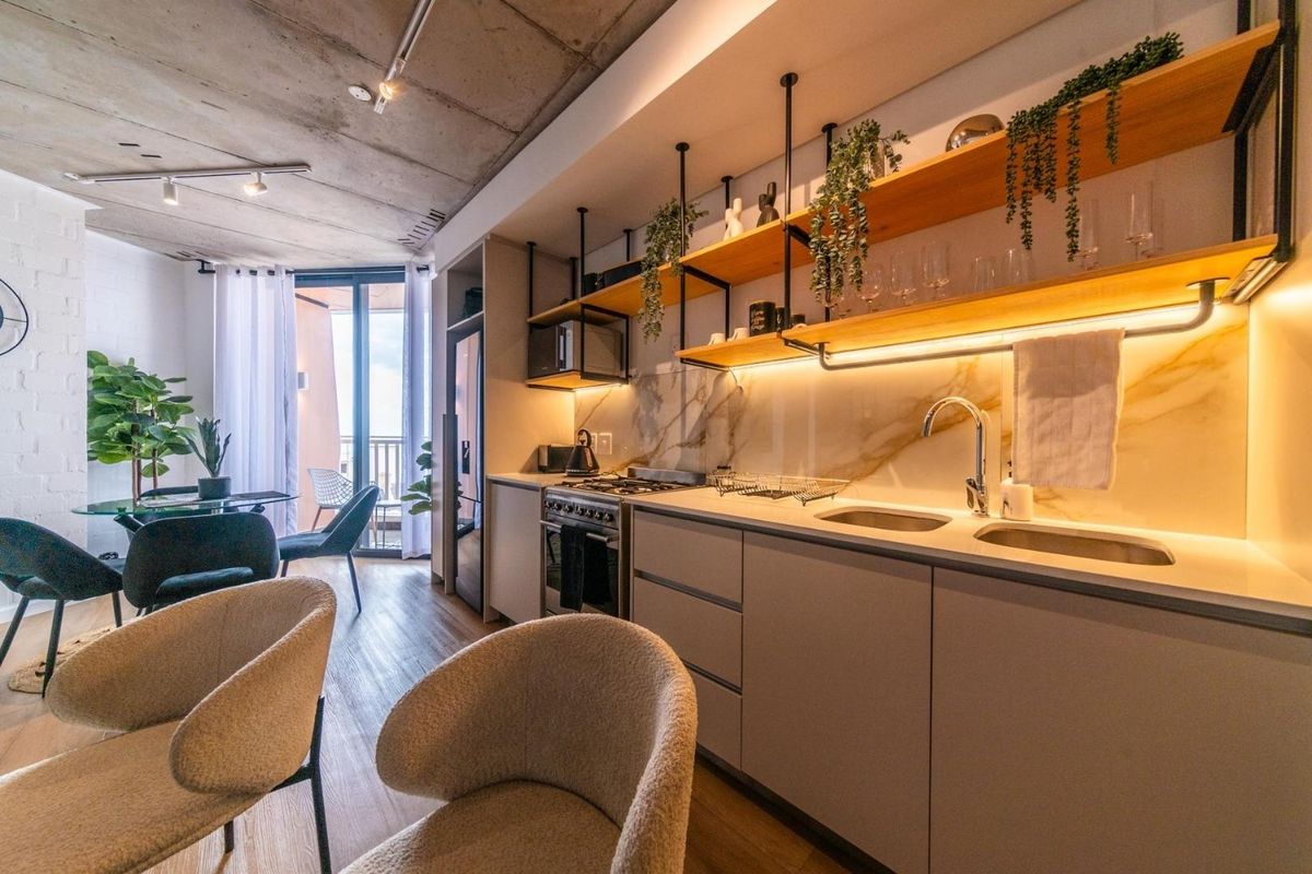 Modern Industrial-Chic Apartment with Ocean Views in Sea Point - Photo 2