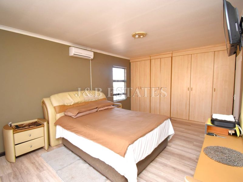 Spacious 3-Bedroom Family Home - Photo 8