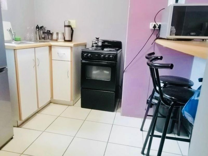 One-Bedroom Apartment in Caversham Glen, Pinetown - Practical Suburban Living - Photo 2