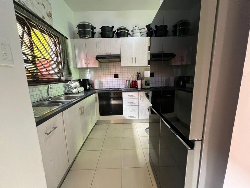 🏡 3 Bedroom Townhouse For Sale – Wanaheda N$ 1,100,000 - Photo 4