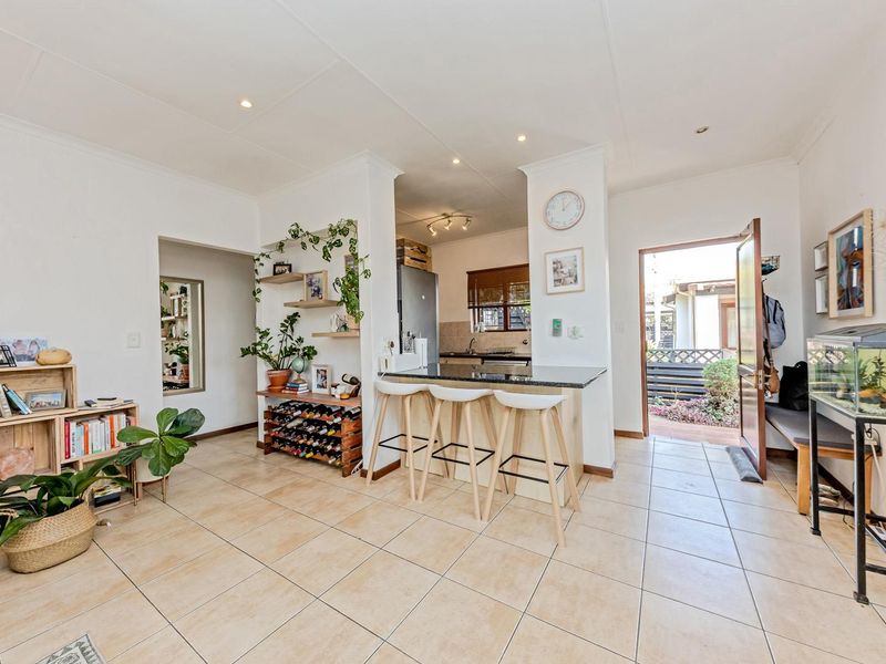 "Your perfect home contemporary, flair and garden retreat. - Photo 9