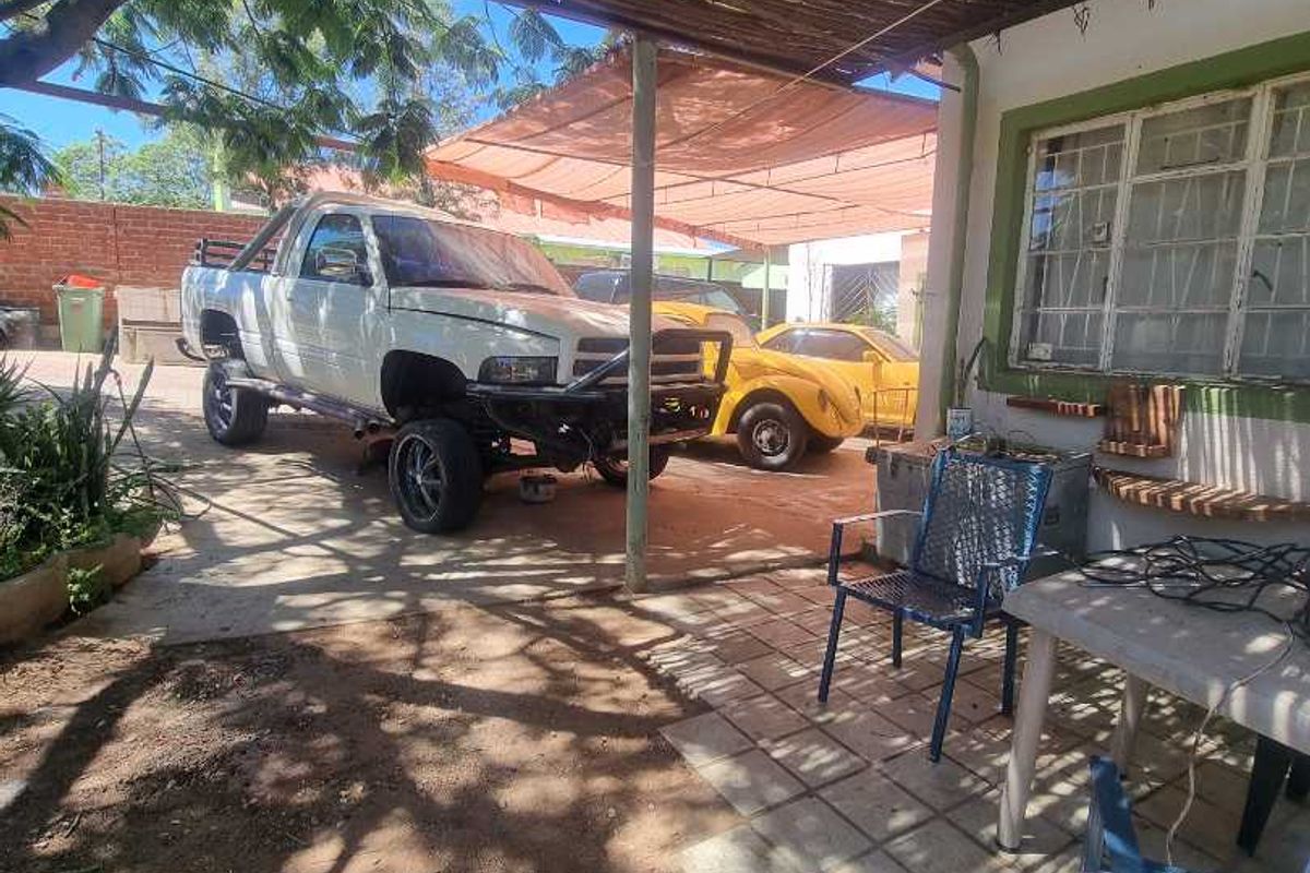 HOUSE FOR SALE IN WINDHOEK NORTH - Photo 4