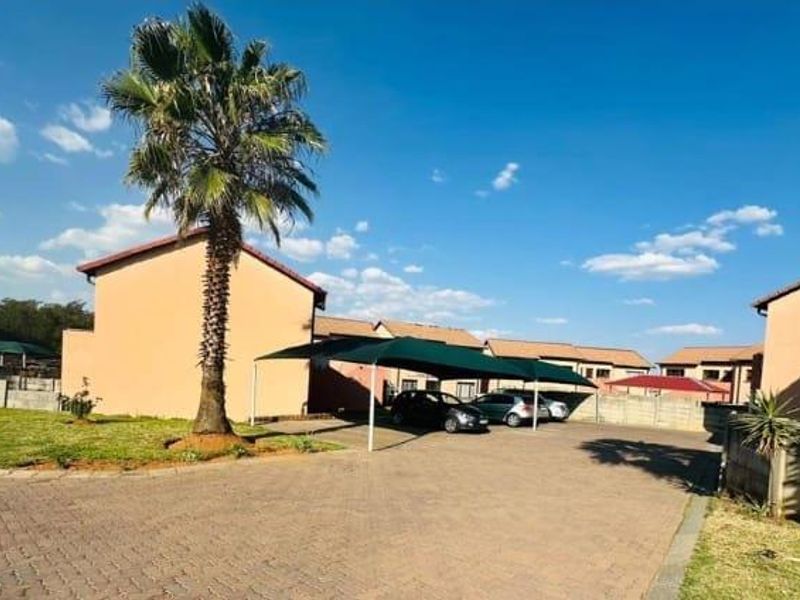 2 Bedroom Townhouse for Sale in Mondeor Johannesburg South - Photo 5