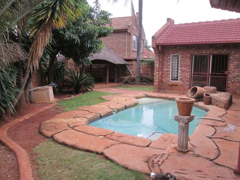 A 3 BEDROOM HOUSE TO RENT IN DOORNPOORT - Photo 6