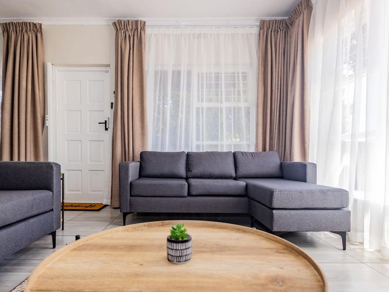 Secure & Convenient: Olive House Awaits You - Photo 4