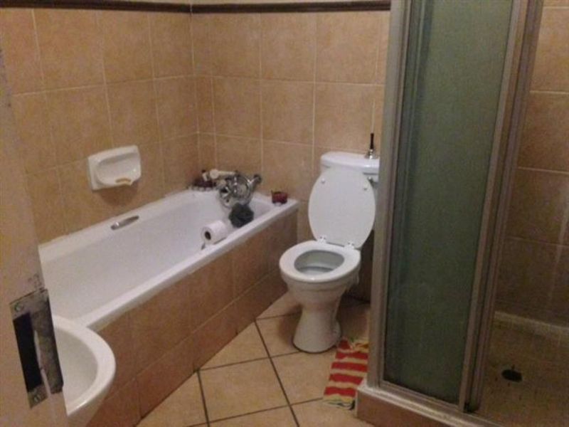 2 Bedrooms Apartement, Augrabies street,  in Mooikloof Ridge - Photo 9