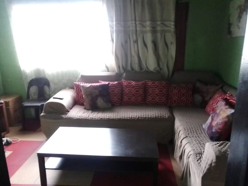 AN IVESTMENT PROPERTY FOR SALE IN THOKOZA - Photo 5