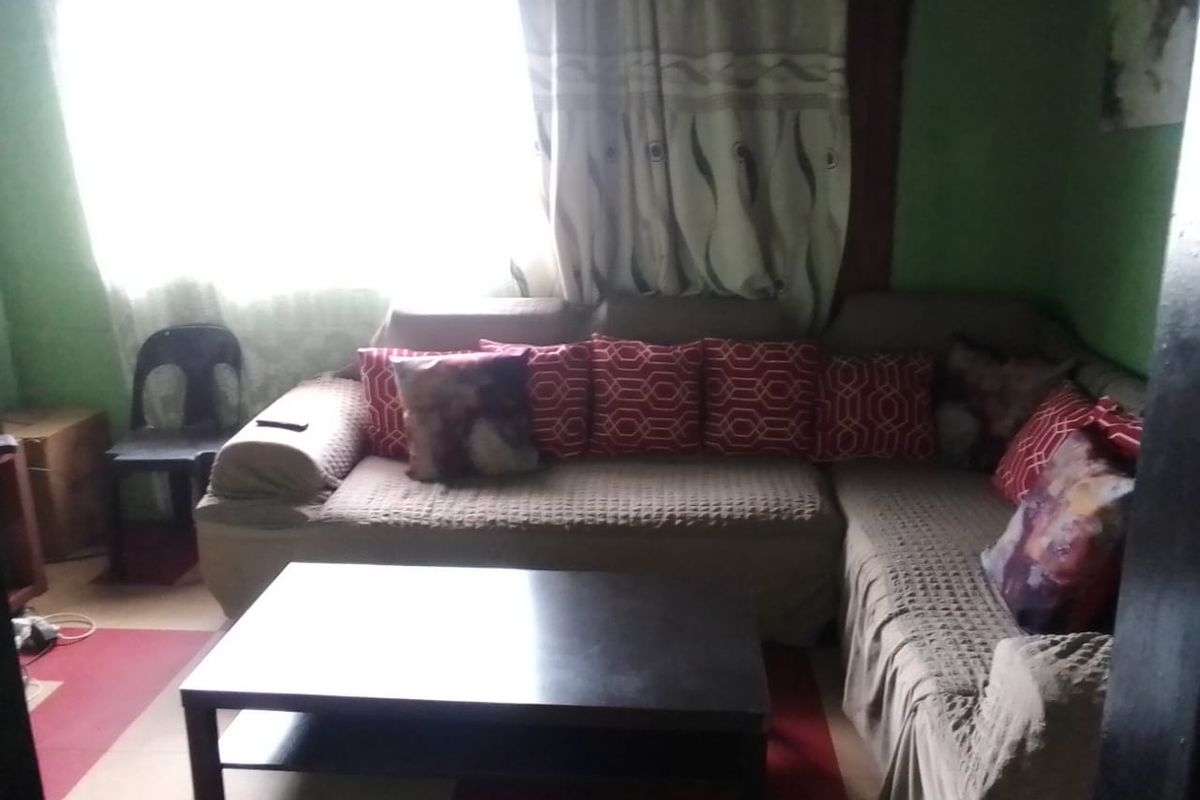 AN IVESTMENT PROPERTY FOR SALE IN THOKOZA - Photo 5