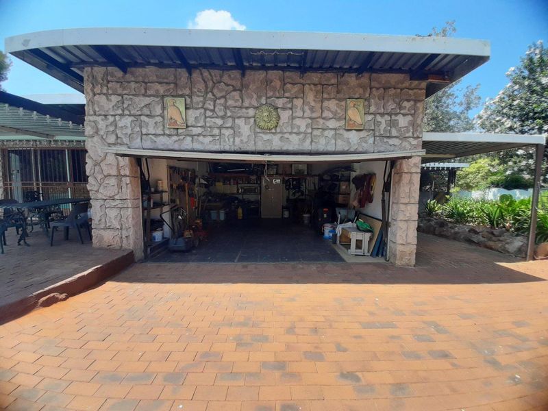 Family Home with a Flatlet for sale - Photo 4