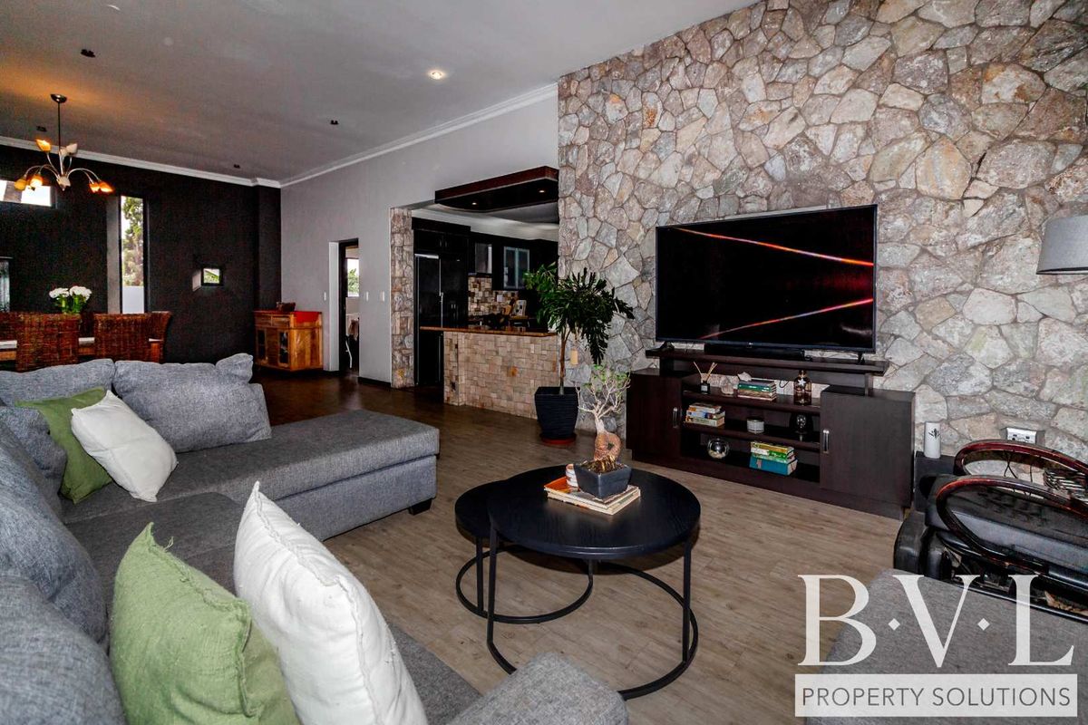 5 BEDROOM HOME FOR SALE IN OCEAN VIEW - Photo 5