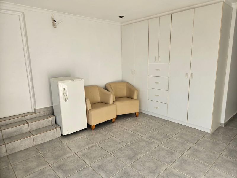 **Cozy 1-Bedroom Unit in Shared Home – Ideal for Single or Couple** - Photo 2