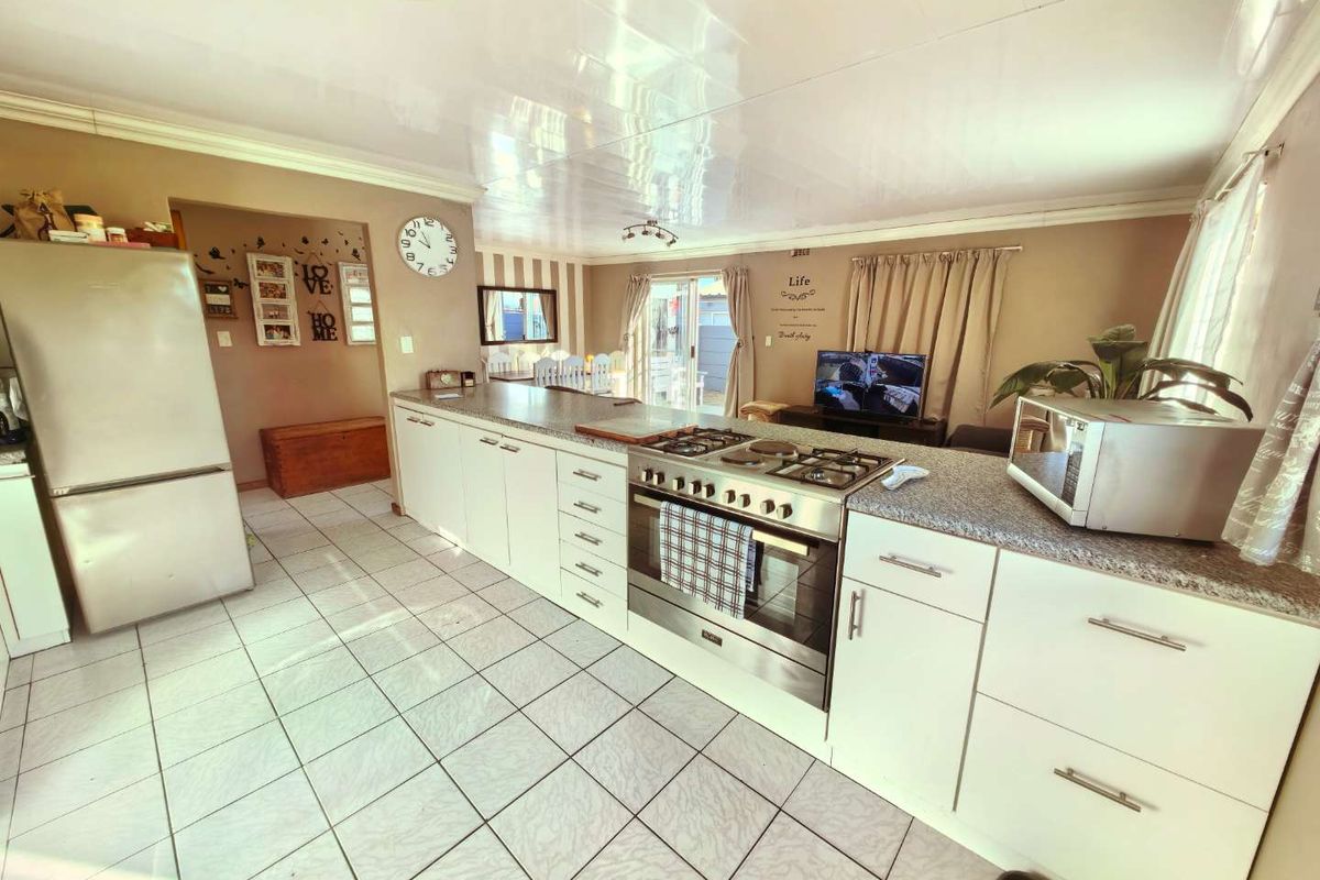 3 Bedroom Family Home, Goodwood - Photo 4