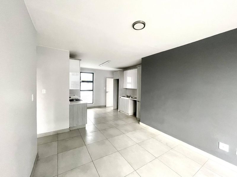 Prime Investment Opportunity: Apartment in Lyttelton Manor, Centurion – Ideal for Strong Rental Yields and Young Professionals. - Photo 3