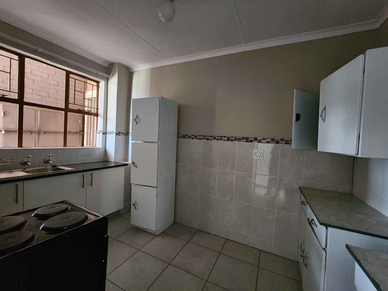 2.5 Bedroom Apartment To Rent in Jan Niemand Park, Pretoria - Photo 8