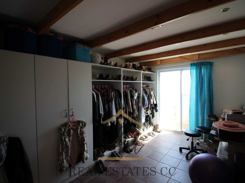 3 Bedroom with 4 bachelor Flats for Sale - Long Beach (Ext 1) - Photo 10
