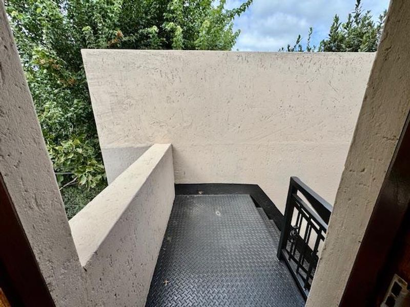 FULLY FURNISHED SPACIOUS 1 BED  1 BATH FLATLET PARKMORE - Photo 10