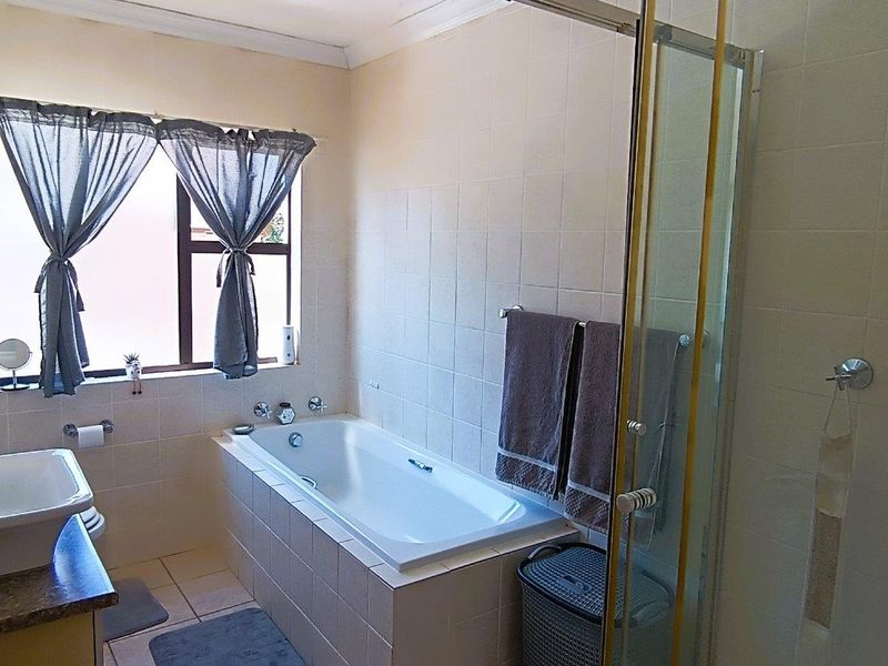 Starting Fresh? Growing Wealth? Simplifying Life? This Home Has It All! - Photo 7