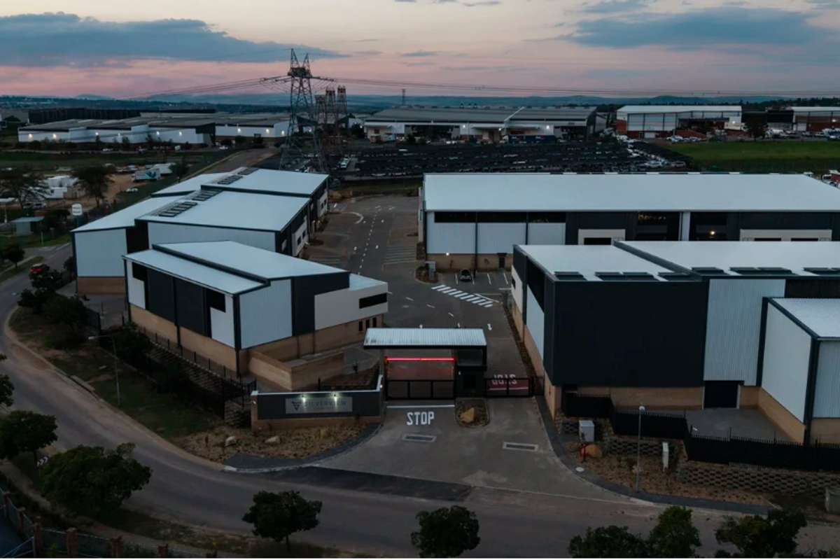 895m2 Samrand Warehouse To Let - Photo 5