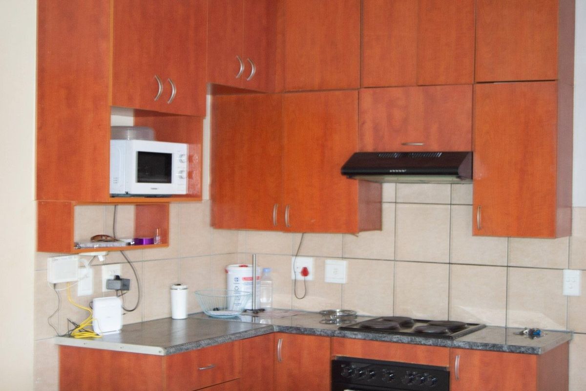 2 Bedroom Apartment / Flat for Sale in Ferndale in Acorn Ridge Complex with 24/7 security - Photo 2