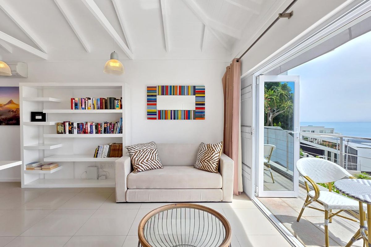 Secluded Comfort: Furnished Apartment with Parking - Photo 2