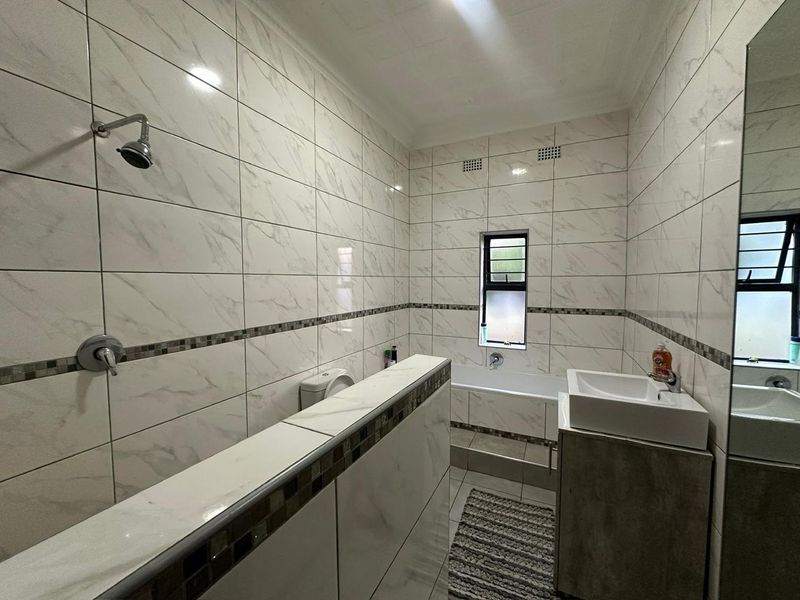 Corner Home with Space to Grow and Modern Comfort - Photo 10