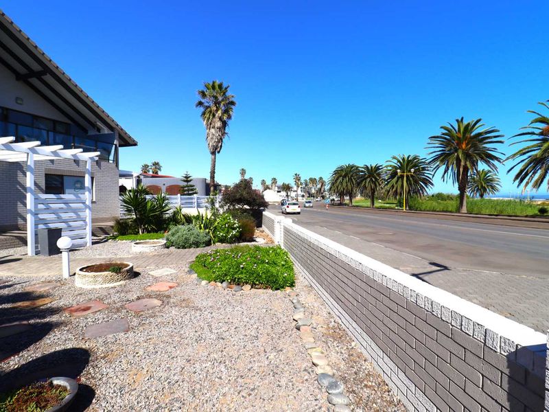 Sea-View House for Sale, Swakopmund - Photo 2