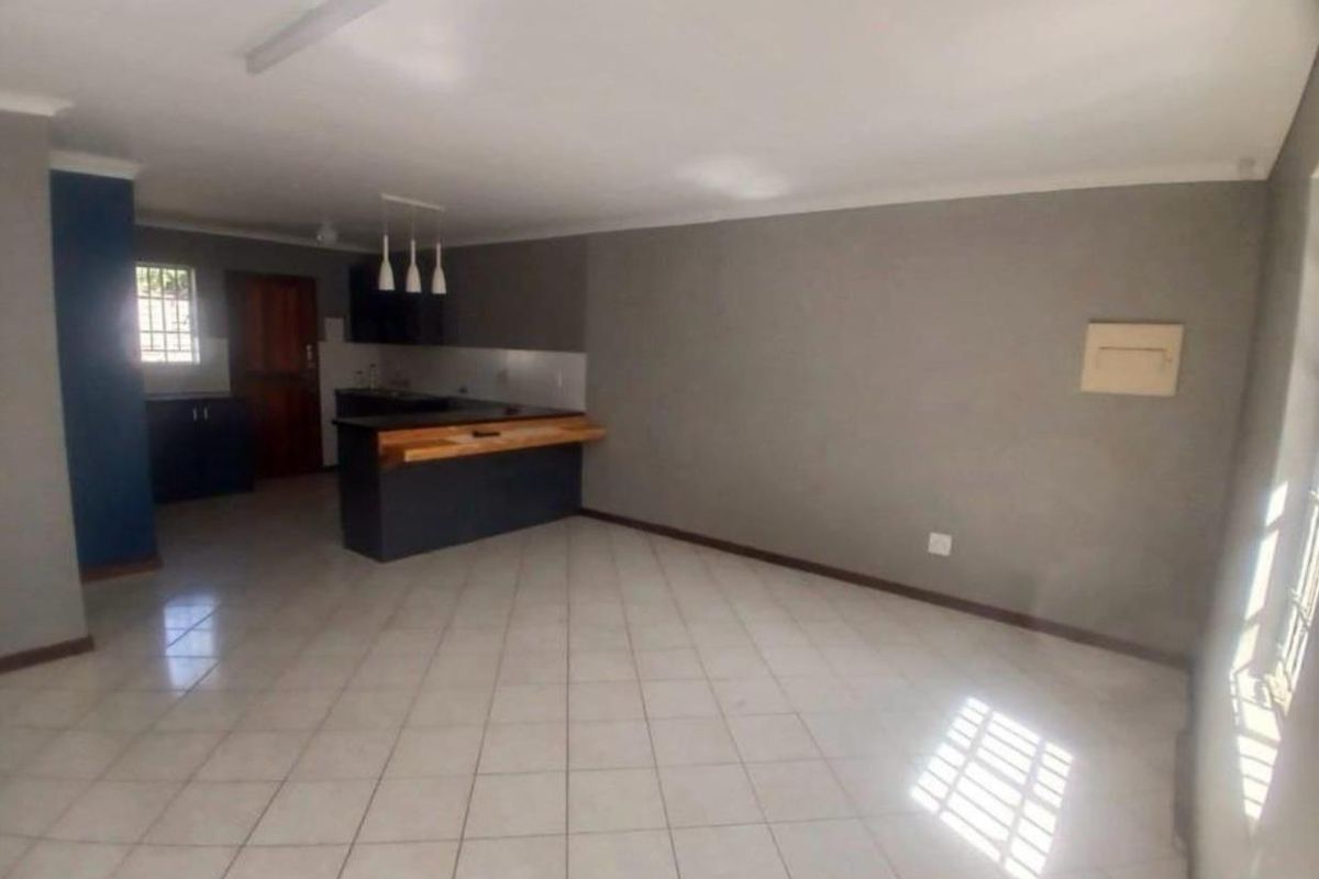 Two bedroom house for sale in Theresa Park - Photo 5