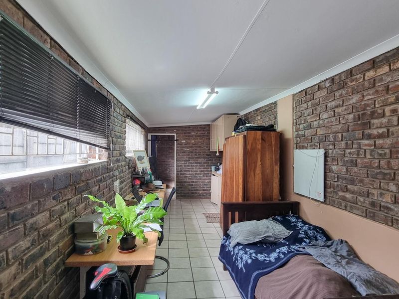 Where family living meets effortless entertaining - In the heart of Kanonkop - Photo 9