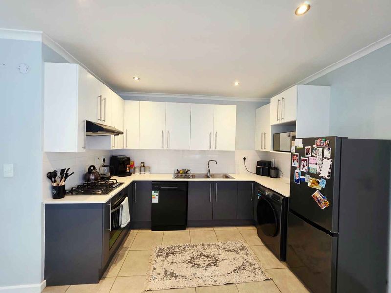 Modern Single-Level Gem in the Heart of Welgelegen - Photo 7