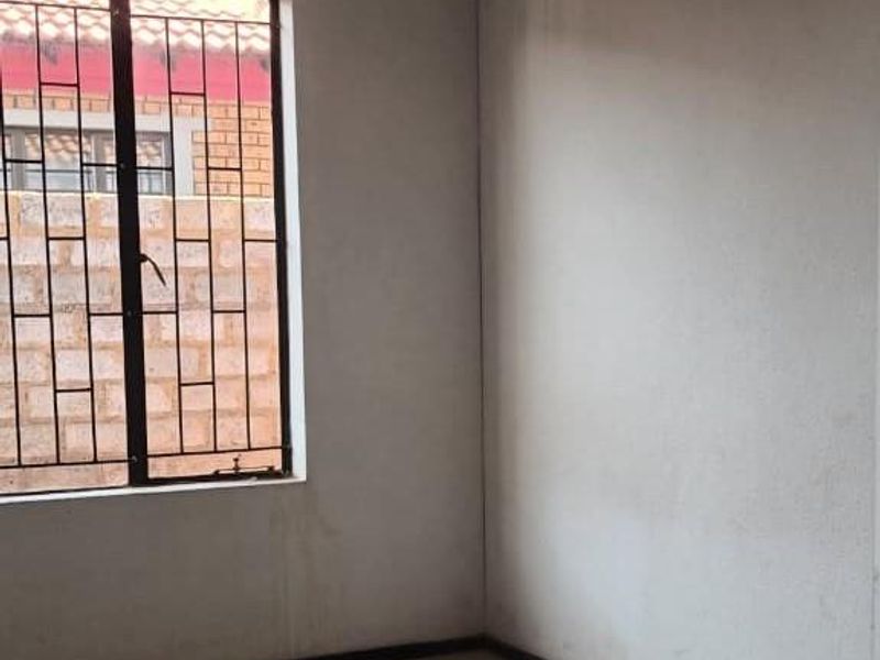 3 Bedroomed house with plenty of space for building!!!! - Photo 7