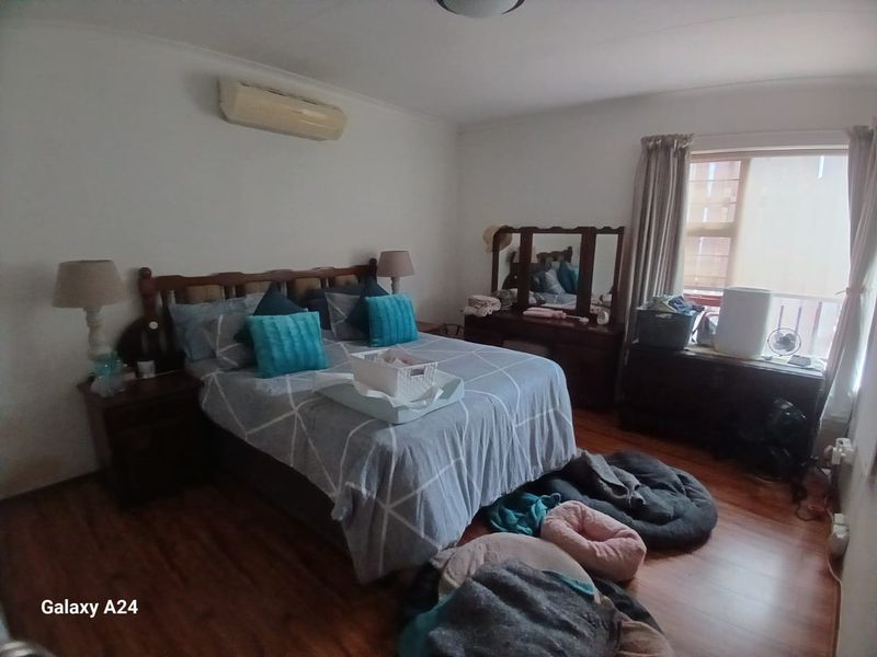 Spacious Home with Great Potential – Bishops Court, Van Riebeeck Park - Photo 3